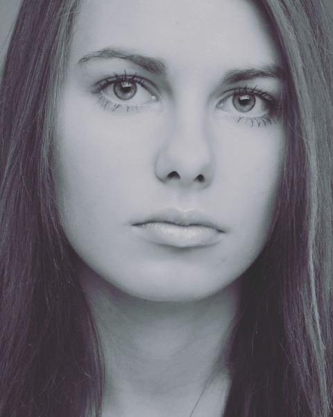 Miss BCBG Kinga